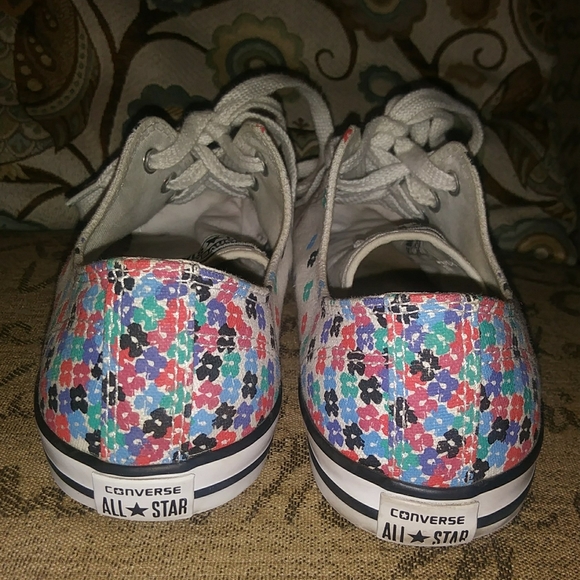 Women's Size 8. Rare Converse Low Tops - Picture 2 of 6